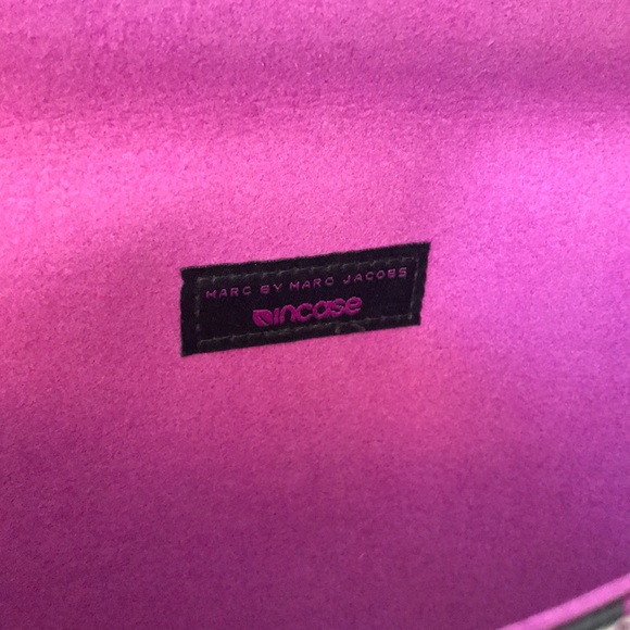 NWOT Marc Jacobs Striped lips Laptop sleeve - Picture 6 of 10